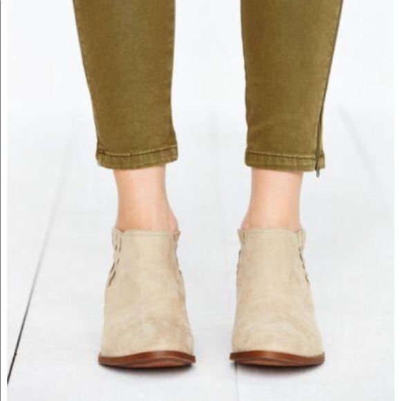 Cream Distressed Pull On Chelsea Ankle Booties - Picture 7 of 8